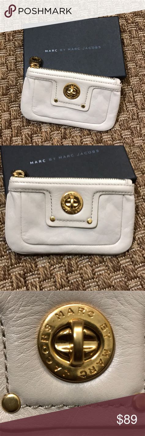 marc jacobs keychain wallet.